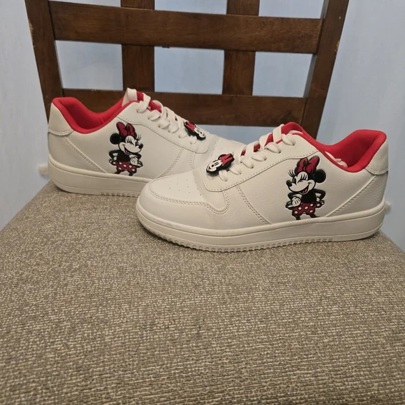 Minnie Mouse Womens Disney Sneakers Size 7 White and Red Excellent Used Cond. - Picture 8 of 9